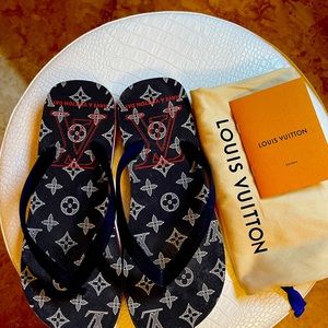 Louis Vuitton men flip flops 🩴 made in Italy size 9